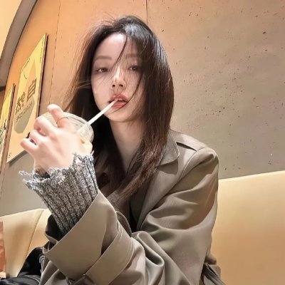 属于她们的片刻